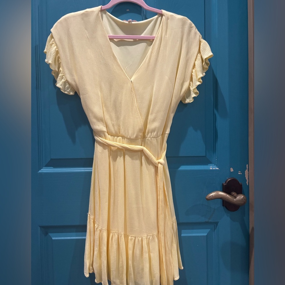 Pastel yellow Ruffled short sleeve GB girls dress size small